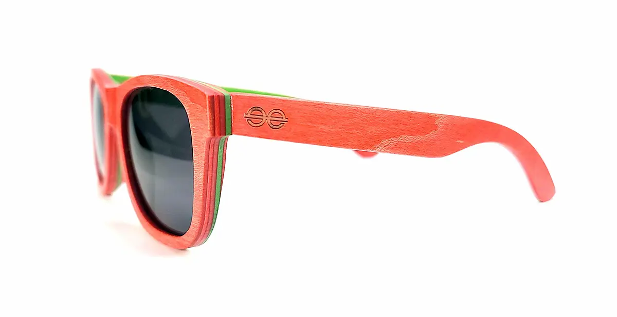 Lunettes San Francisco Red adaptées aux visages ronds et ovales.