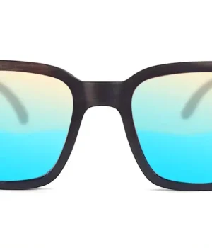 Détail des motifs uniques en bois d’ébène des lunettes Bristol Blue pour un style intemporel.