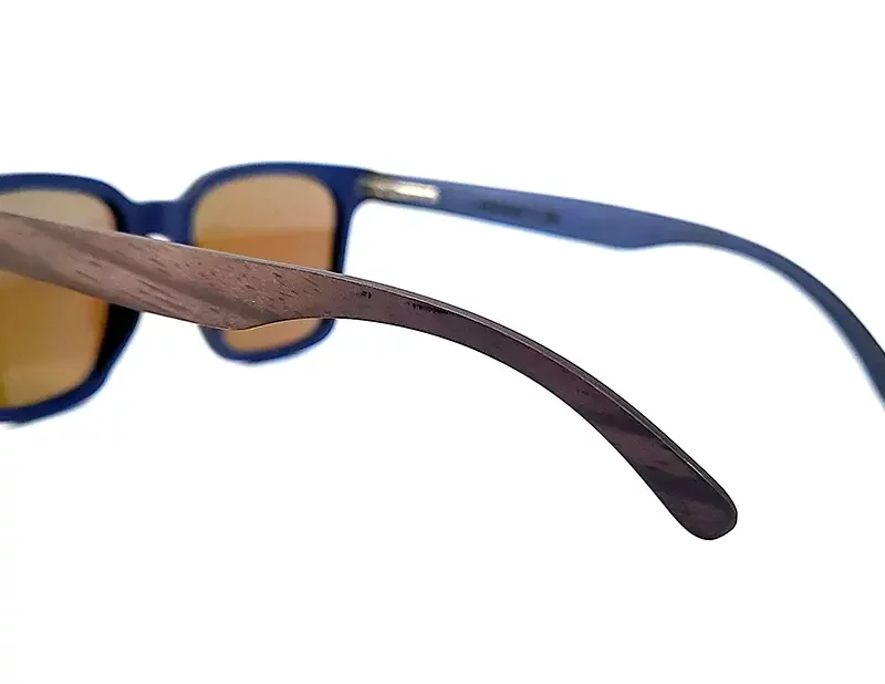 Modèle mixte Bristol Blue, parfait pour un look classique et sophistiqué en toutes occasions.