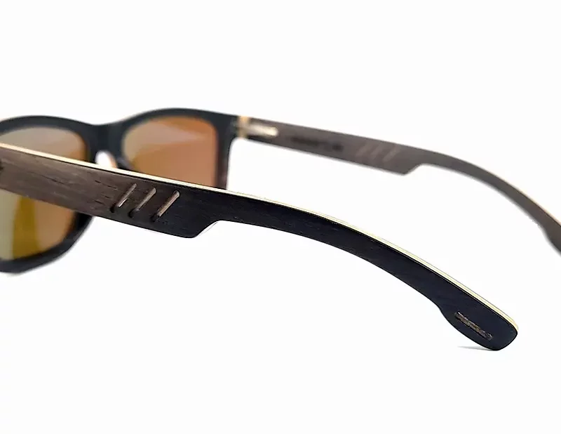 Lunettes de soleil en bois d'ébène Martin Black avec design rectangulaire et verres miroir UV400.