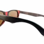 Monture wayfarer noire, adaptée pour visages ronds et ovales, design tendance.