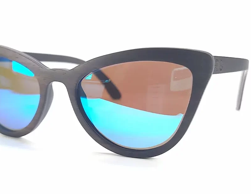 Lunettes en bois Essenciel pour formes de visage ovales et triangulaires