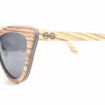 Accessoire féminin Parker Zebra en bois de zébrano, design papillon glamour inspiré par le charme de Marilyn Monroe.