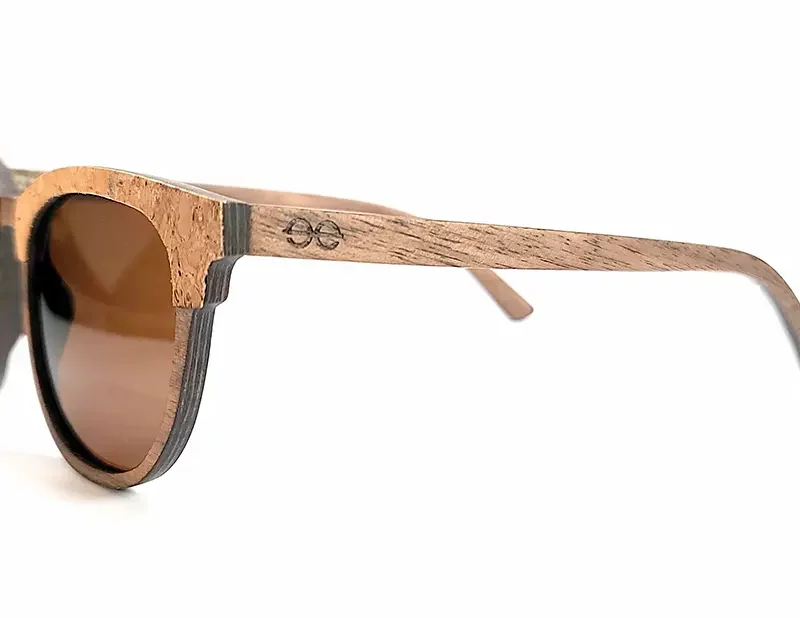 Protection UV400 catégorie 3 des lunettes Classic R15, contre les rayons nocifs du soleil, idéal pour un usage quotidien en extérieur.