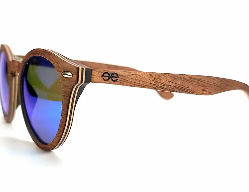 Lunettes de soleil Harisson Blue en bois de noyer avec verres UV400 catégorie 3, style rétro.