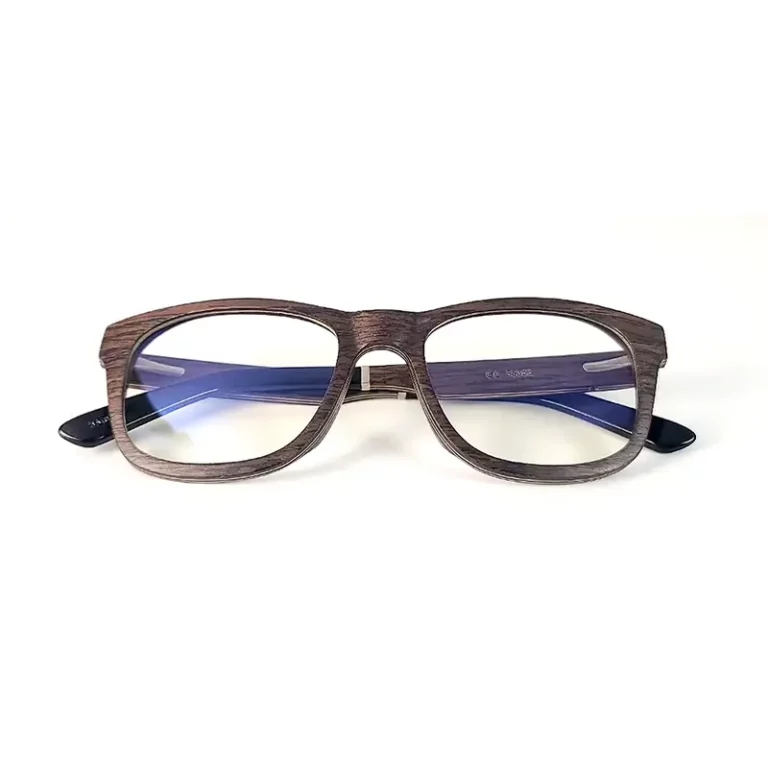 Découvrez les Naxos Black, lunettes en bois élégantes. Commandez maintenant et profitez de notre livraison rapide !