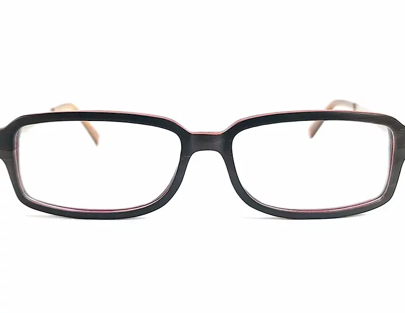 Nos lunettes en bois rectangulaire d'une version optique Syrma