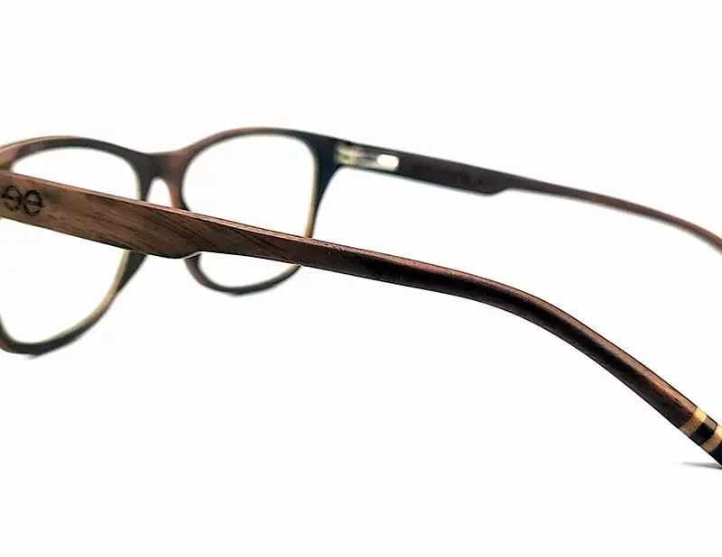 Prise de vue des lunettes en bois optique de la collection Kea
