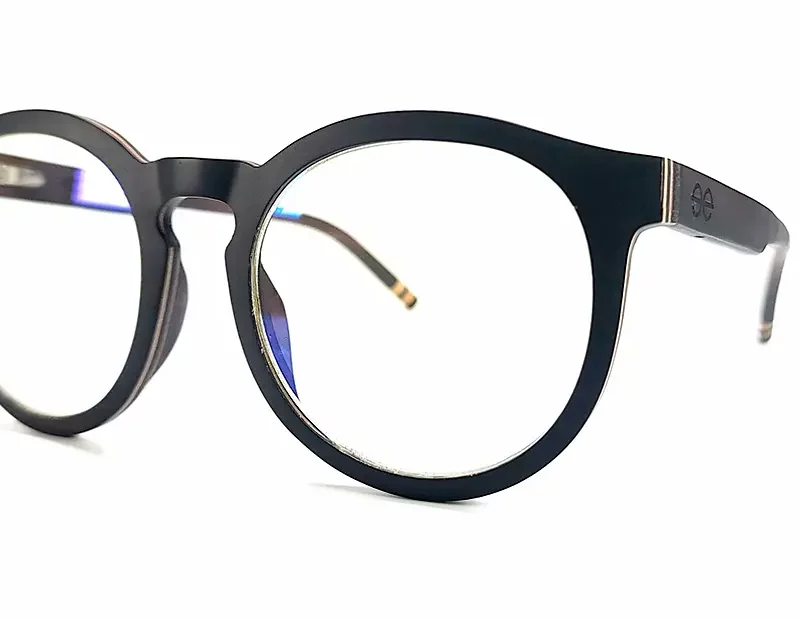Nos nouvelle Lunette en bois Essenciel pour une version optique Ceres