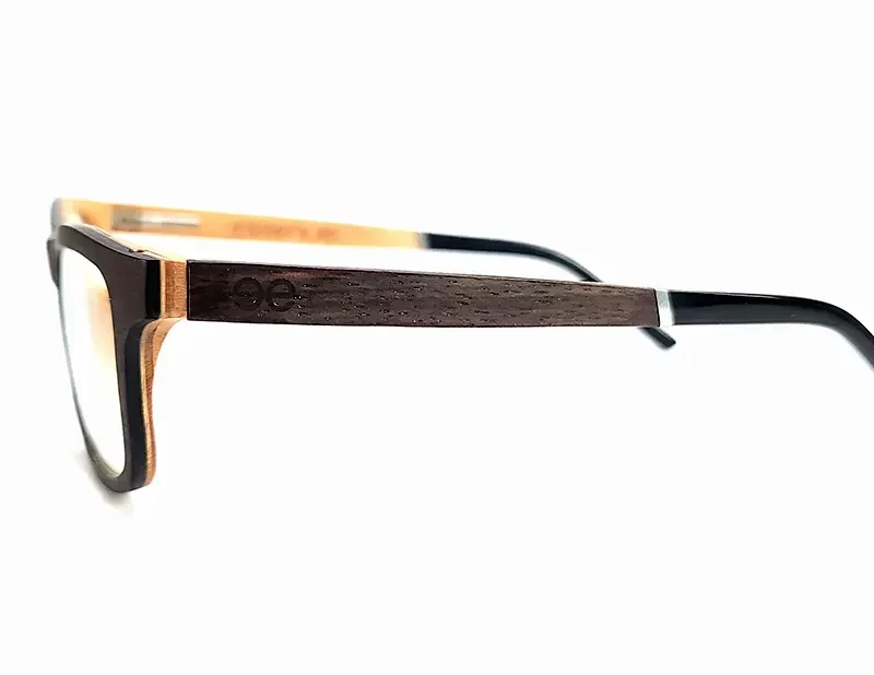 Venez découvrir nos lunettes de vue en bois rectangulaire Andros
