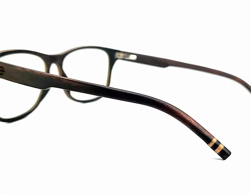 Prise de vue des lunettes de vue en bois Tinos