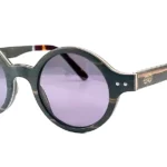 Prise de vue des lunettes en bois de soleil John