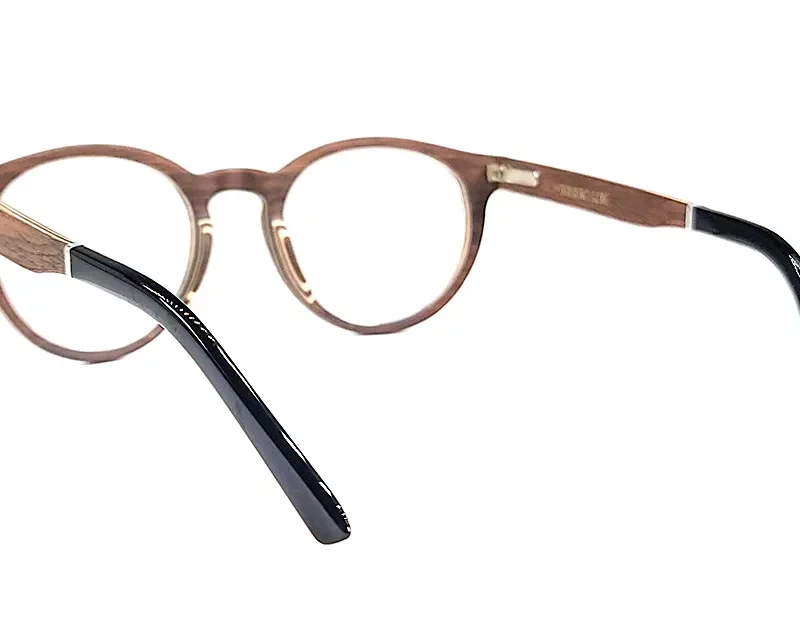 Découvrez nos lunettes de vue en bois noyer Sedna.