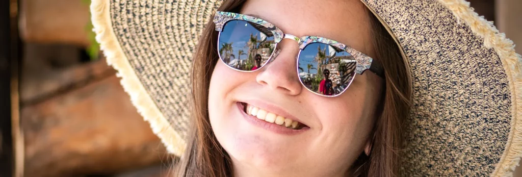 lunettes de soleil en bois