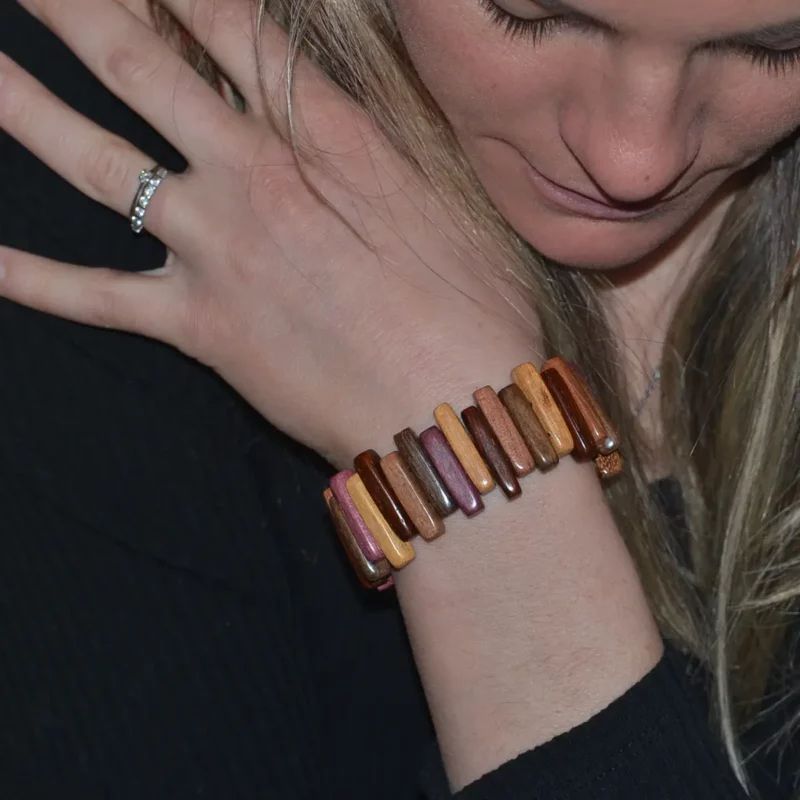 Acheter Bracelet Bois Multicolore Gladys en Ligne - Élégance et Confort au Quotidien