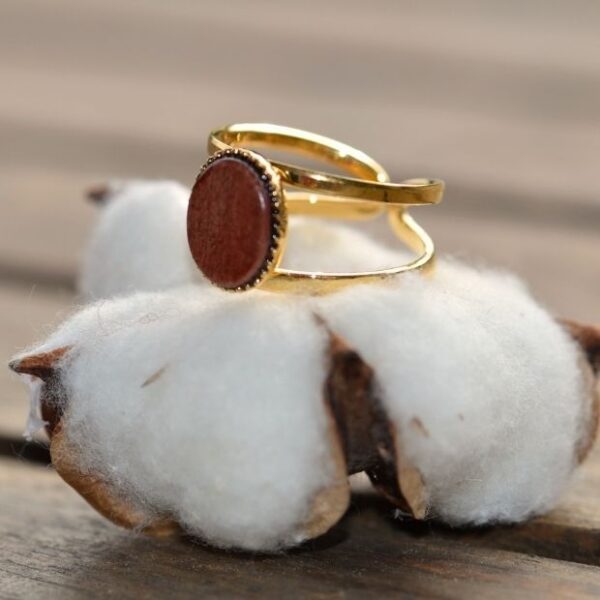 Bague ovale en bois d’amarante sur acier inoxydable doré