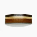 Barrette artisanale en bois de marqueterie multicolore avec attache métallique, modèle Lou.