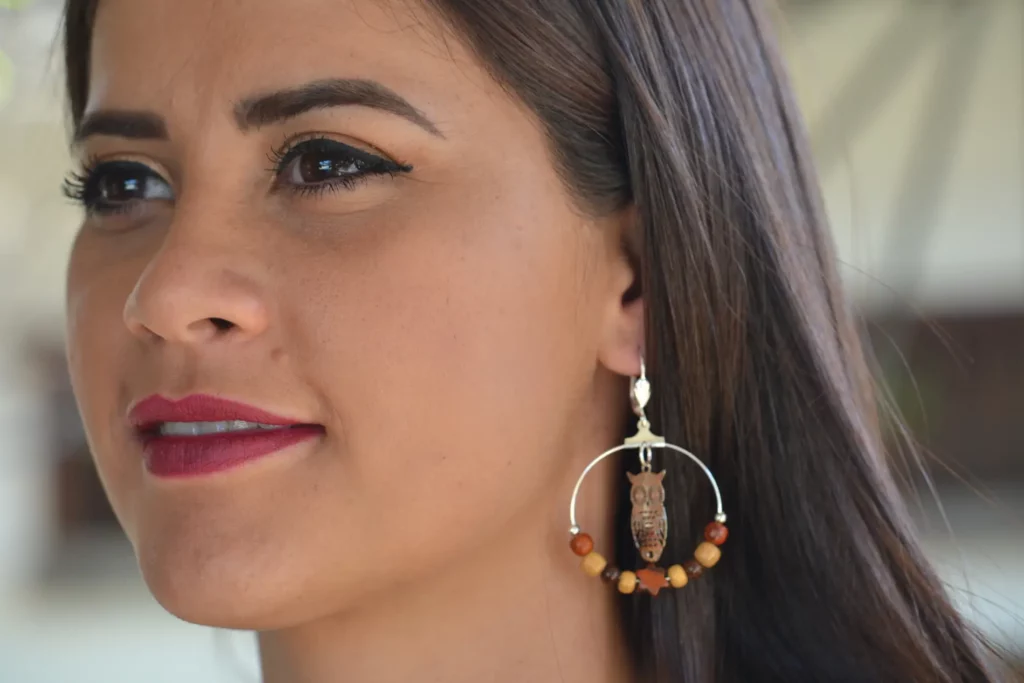 Bijoux en bois: L'atout chic à chaque occasion! Venez découvrir nos collection 