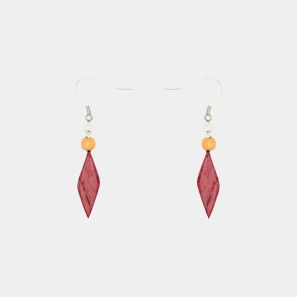 Boucles d'oreilles artisanales pendantes en bois multicolore, perle triangulaire amarante et petite perle ronde en palissandre, éco-responsables.
