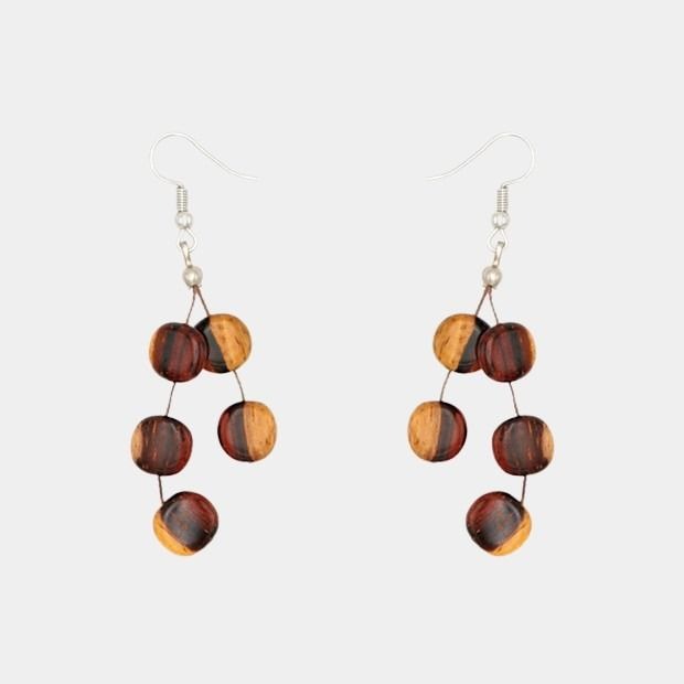 Découvrez la boucles d'oreille en bois bicolore Xénia