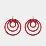 Boucles d’oreilles rondes en bois d’amarante avec fermoir couleur argenté.