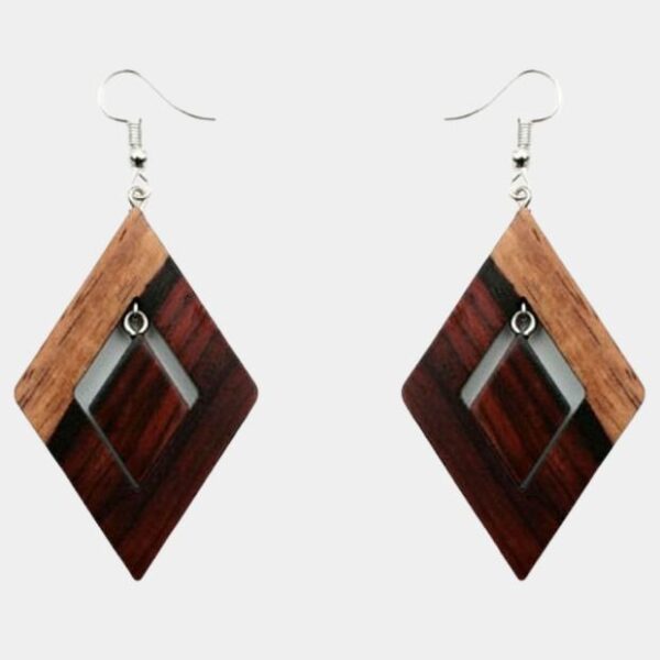 Boucles d'oreilles duo bois Margot artisanales en palissandre, design unique avec perles losanges et fermoir crochet argenté.