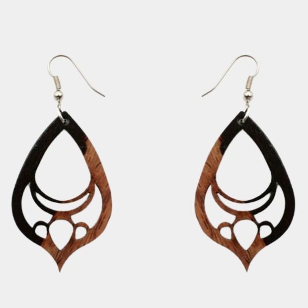 Boucles d'oreilles en bois palissandre modèle Ignesa avec un motif arabesque artisanal.