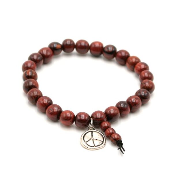 Bracelet en bois d'acajou John pour homme, orné d'un médaillon symbolisant la paix. Élégant et porteur de sens!
