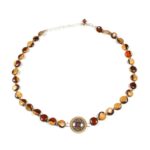 Collier bicolore en bois de palissandre avec cabochon en verre mandala, My Essenciel.