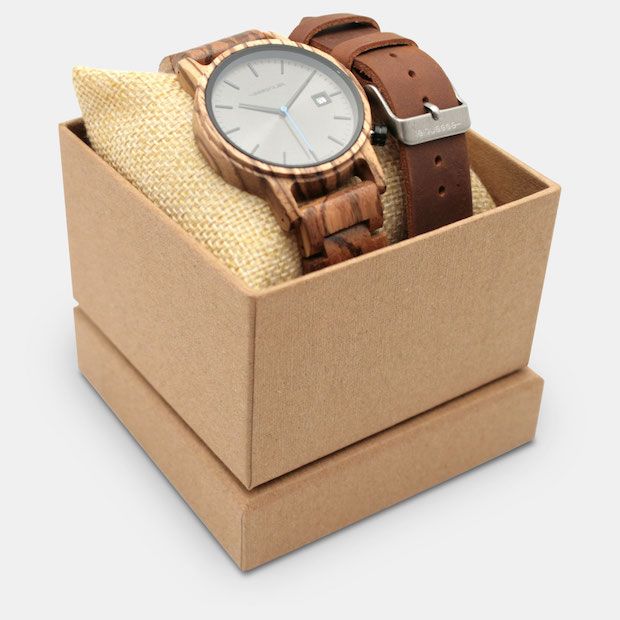 Montre en bois écologique dans un coffret design Essenciel.