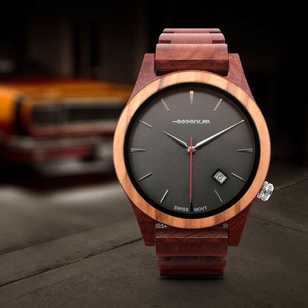 Montre Drive en bois, équipée d’un mouvement suisse Ronda 515 et aiguilles acérées.