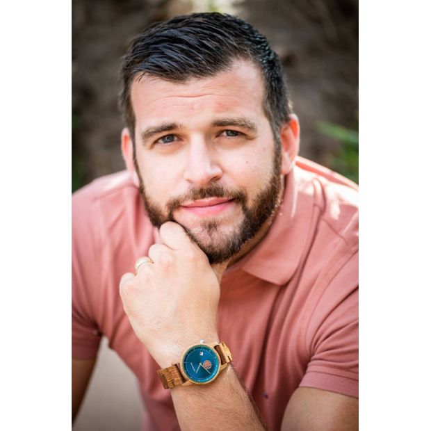 Montre homme avec bracelet en bois de noyer et fermoir double sécurité