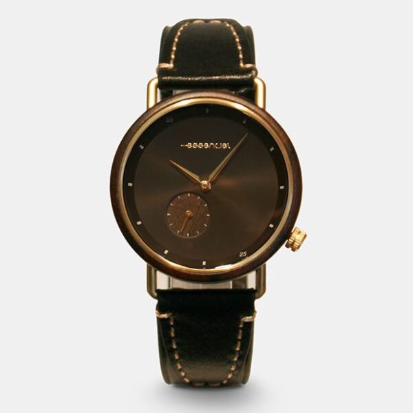 Montre Quantum en cuir et bois ébène, avec un élégant cadran noir. Un accessoire unique alliant style et sophistication.