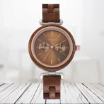 Montre femme en bois Maya avec index épurés pour une lecture facile de l’heure
