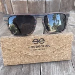 Zoom sur les verres polarisés TAC gris des GLOSTER 5 offrant une protection UV400.