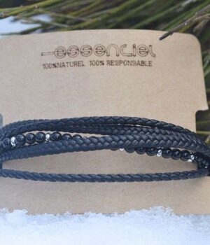 Photo du bracelet homme Ricco en cuir noir et onyx, présenté dans un coffret cadeau raffiné.