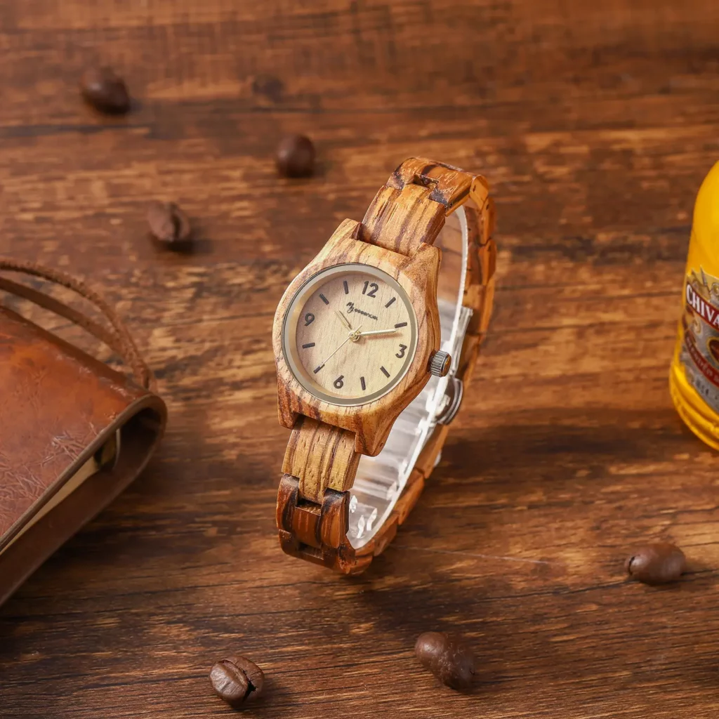 Montre en bois femme zébrano Shine avec boîtier fin et bracelet réglable