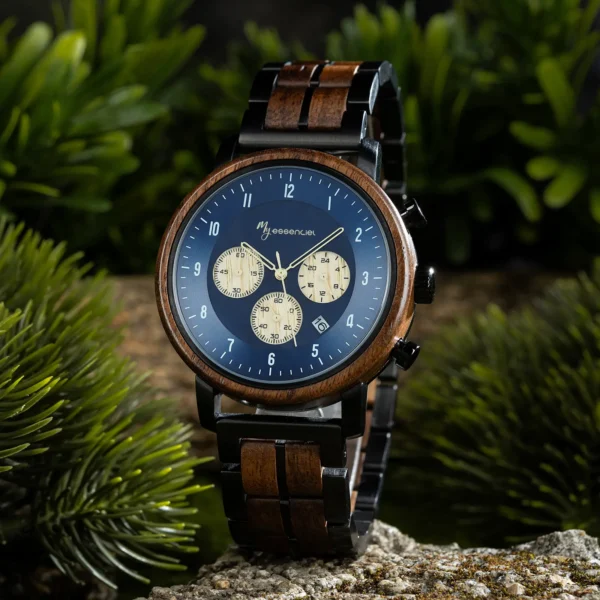 Gros plan sur le cadran océan Nomadis Bleu, orné de sous-cadrans beige métallisés.