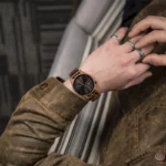 Montre en bois homme avec cadran argenté et bracelet zébrano ajustable