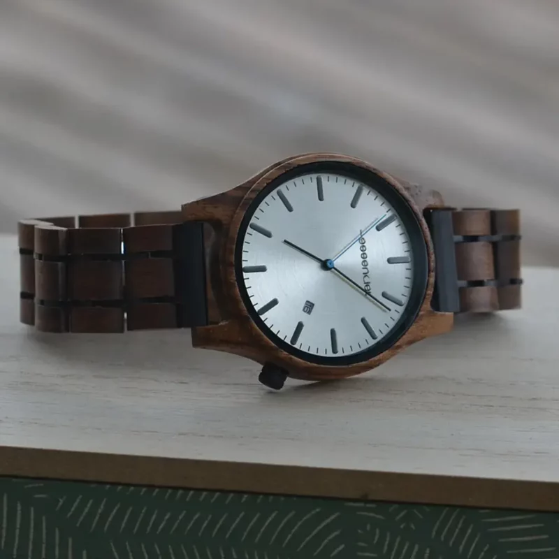 Coffret cadeau homme élégant et naturel, monté dans une boîte bambou haut de gamme, prêt à offrir.