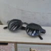 Lunettes de soleil LA BLACK 241XP en bois d’ébène, monture ronde avec design exclusif et réalisation artisanale.
