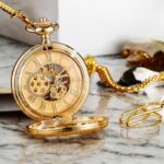 Fond transparent de la montre Stella Or révélant un mouvement mécanique japonais précis et élégant.