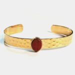 Représente un côté pratique du bracelet Rita, idéal pour une utilisation quotidienne sans compromis.