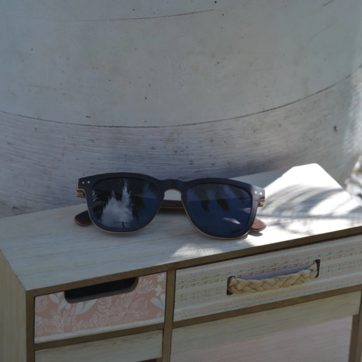 Lunettes soleil en bois Douglas-Black – Image 3